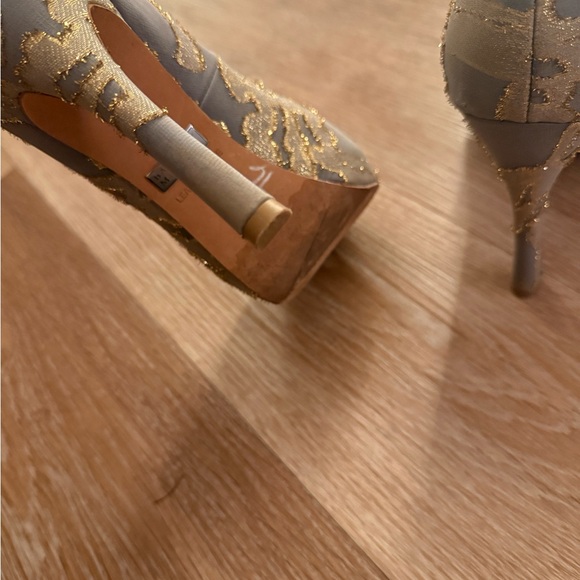 Badgley Mischka Gray and Gold Peep Toe Heels - Picture 2 of 6